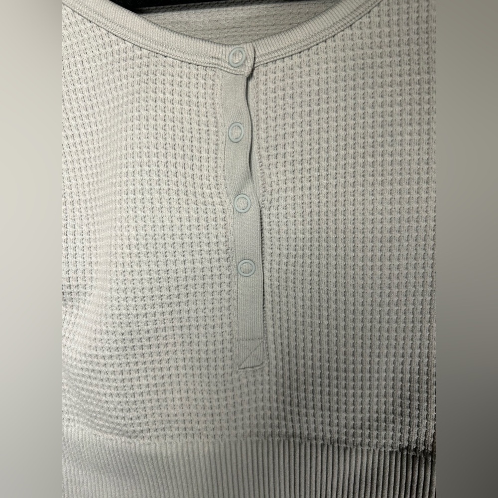 Offline by Aerie women’s long sleeve grey top size S in perfect condition - Picture 4 of 10
